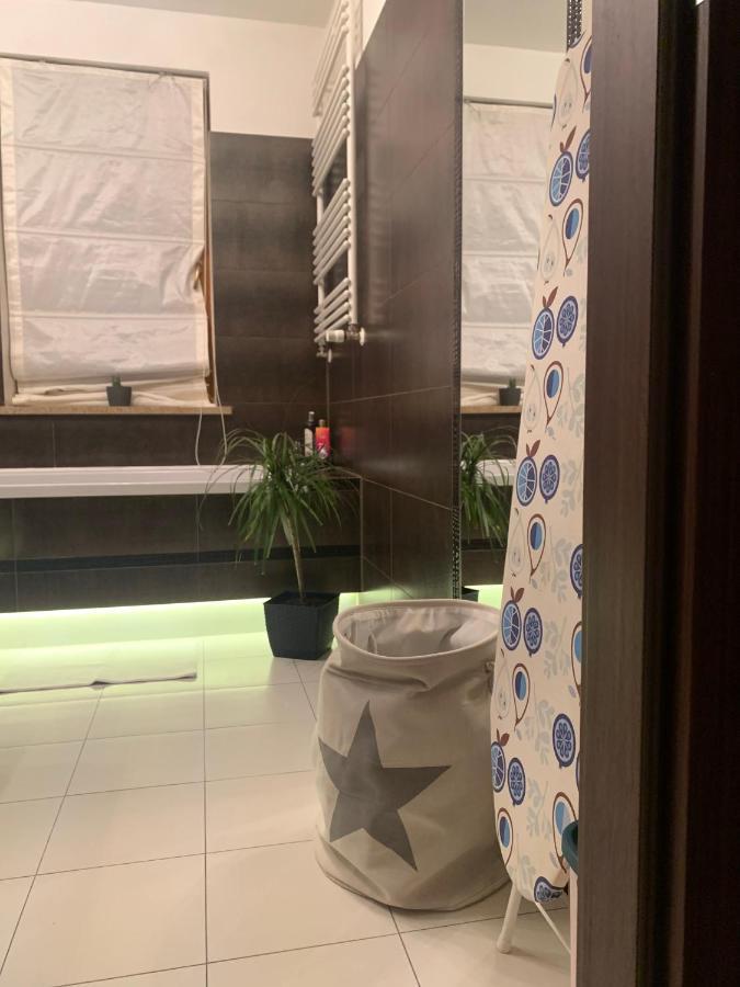 Uroczy Apartament W Centrum Miasta Щецин Экстерьер фото